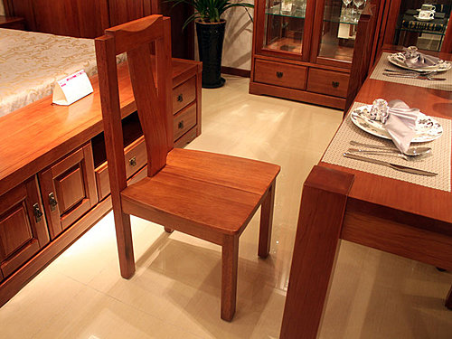 盛世東方實木家具特賣 床餐桌椅均跌破4.5折，家居在線選購指南